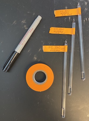 Equilibrated gas tubes with labels